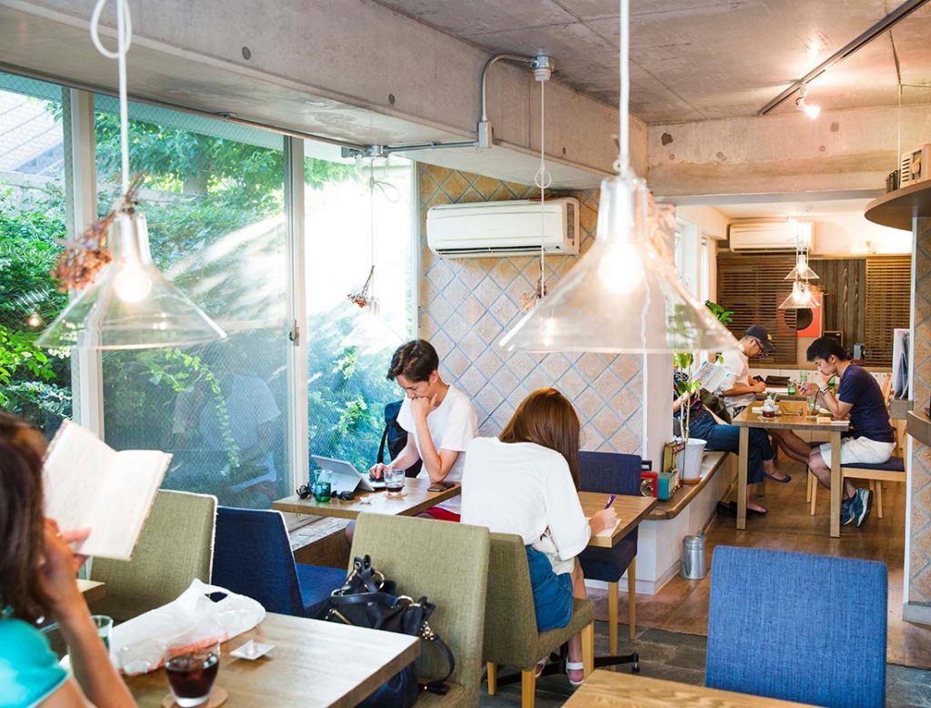 一人でゆっくり自由が丘day いい音楽に浸れるカフェ Cafe Radioplant とは Food Hanako Tokyo