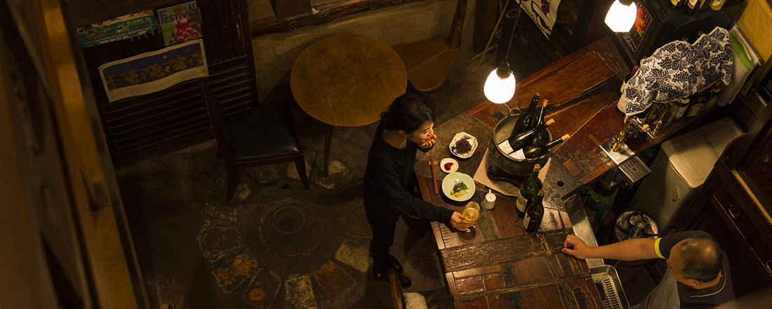 自然派ワインを堪能したら、とどめはスタイリッシュな隠れ家日本酒バーで。お洒落な西麻布の3軒はしごコース