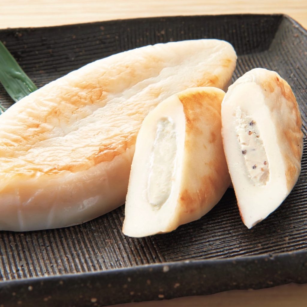 「蔵王産クリームチーズ使用オリジナル笹かまぼこ」(300円)(税込) 「蔵王産クリームチーズ使用オリジナル笹かまぼこ」(300円)(税込)