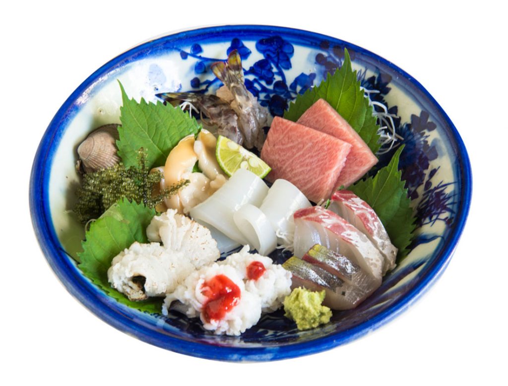 イキのいいハモが食べられるお造りは外せない。2人前3,500円 DSC1085