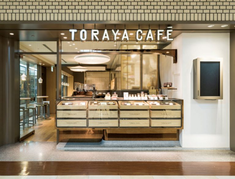 <span class="title">TORAYA CAFÉ 青山店</span>