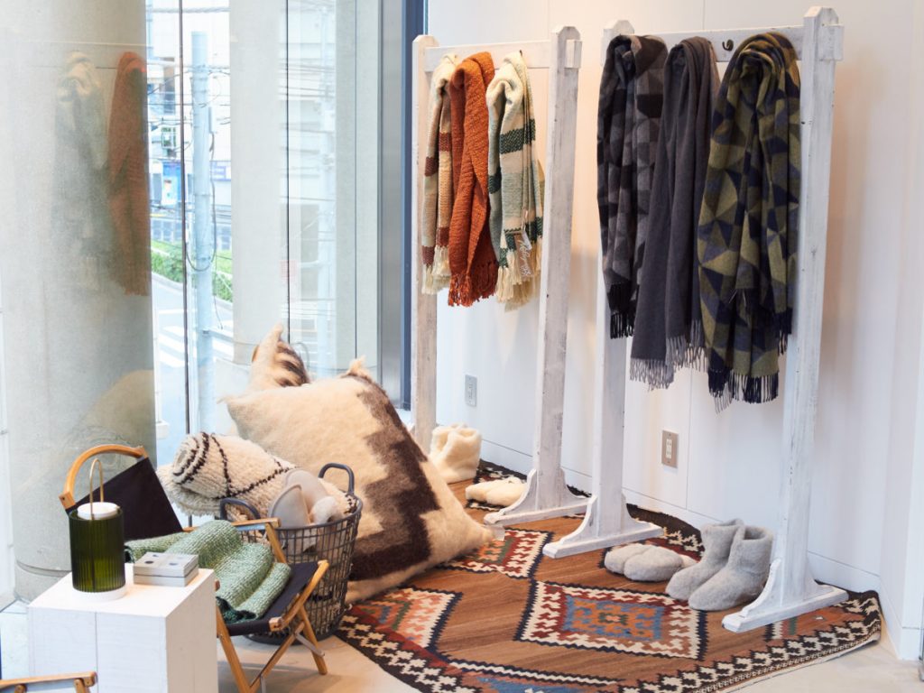BOOKS AND PRINTS at UNITED ARROWS BOOKS AND PRINTS at UNITED ARROWS