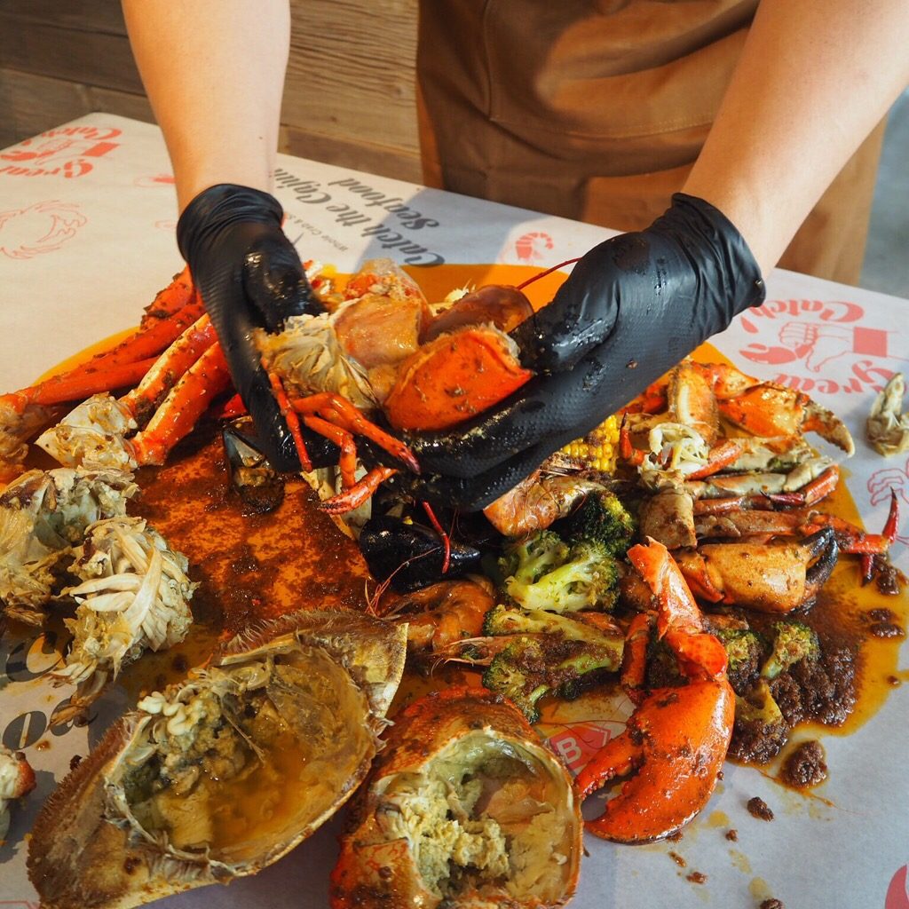 手掴みシーフードレストラン Catch The Cajun Seafood が原宿にオープン Report Hanako Tokyo