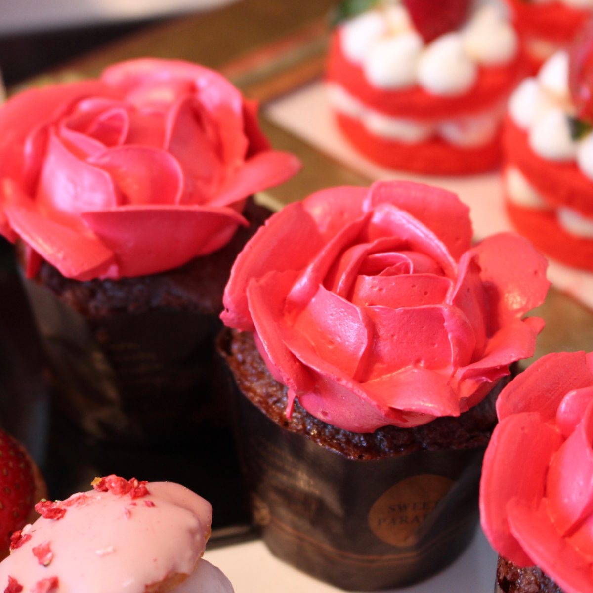 「わたくしのバラのカップケーキ」