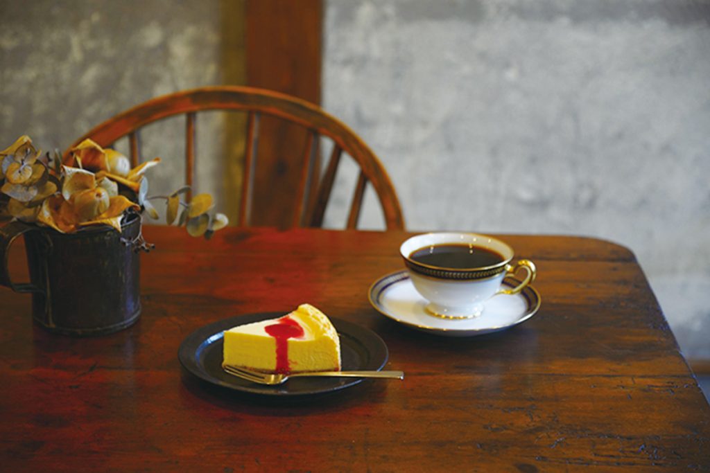心ほぐれる濃厚チーズ コーヒーと一緒に頂きたいチーズケーキがある喫茶店まとめ Food Hanako Tokyo