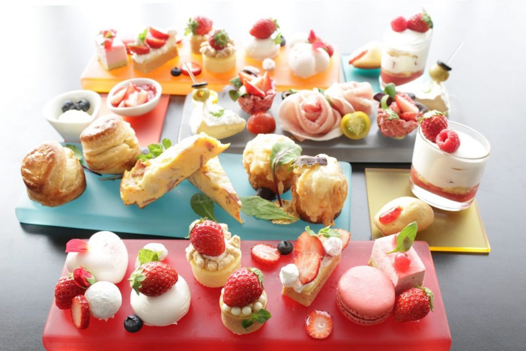 1712_lg_strawberry_afternoon_tea_set 1712_lg_strawberry_afternoon_tea_set