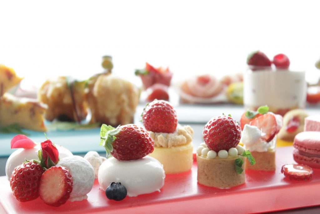 1712_lg_strawberry_afternoon_tea_set_image 1712_lg_strawberry_afternoon_tea_set_image
