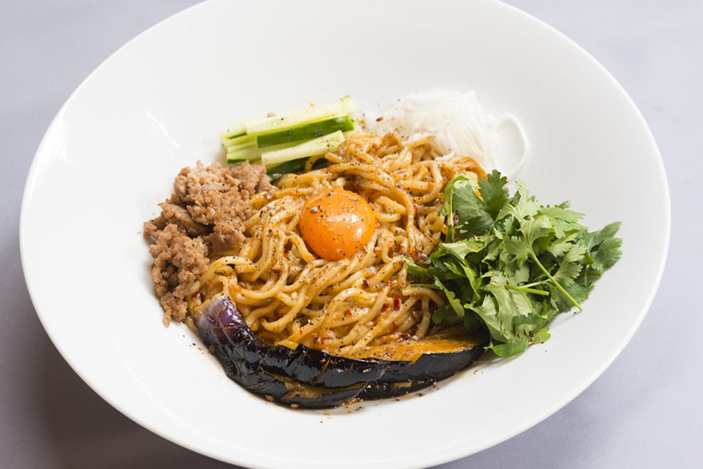 「スパイシー担々麺汁なし 」1,000円(税込) 「スパイシー担々麺汁なし 」1,000円(税込)