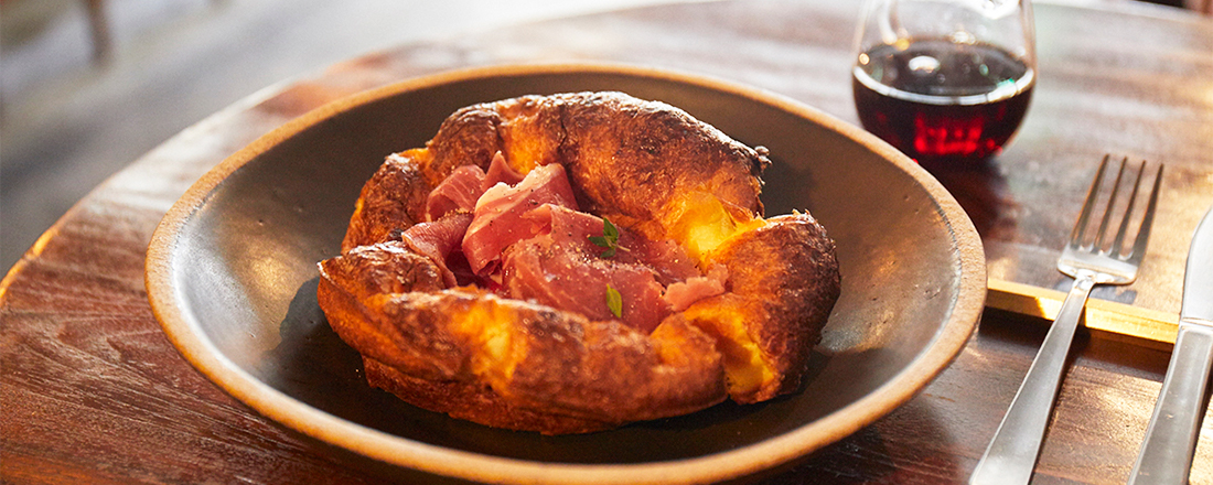 甘じょっぱさにやみつき!おしゃれな人気カフェの食事系パンケーキ2選