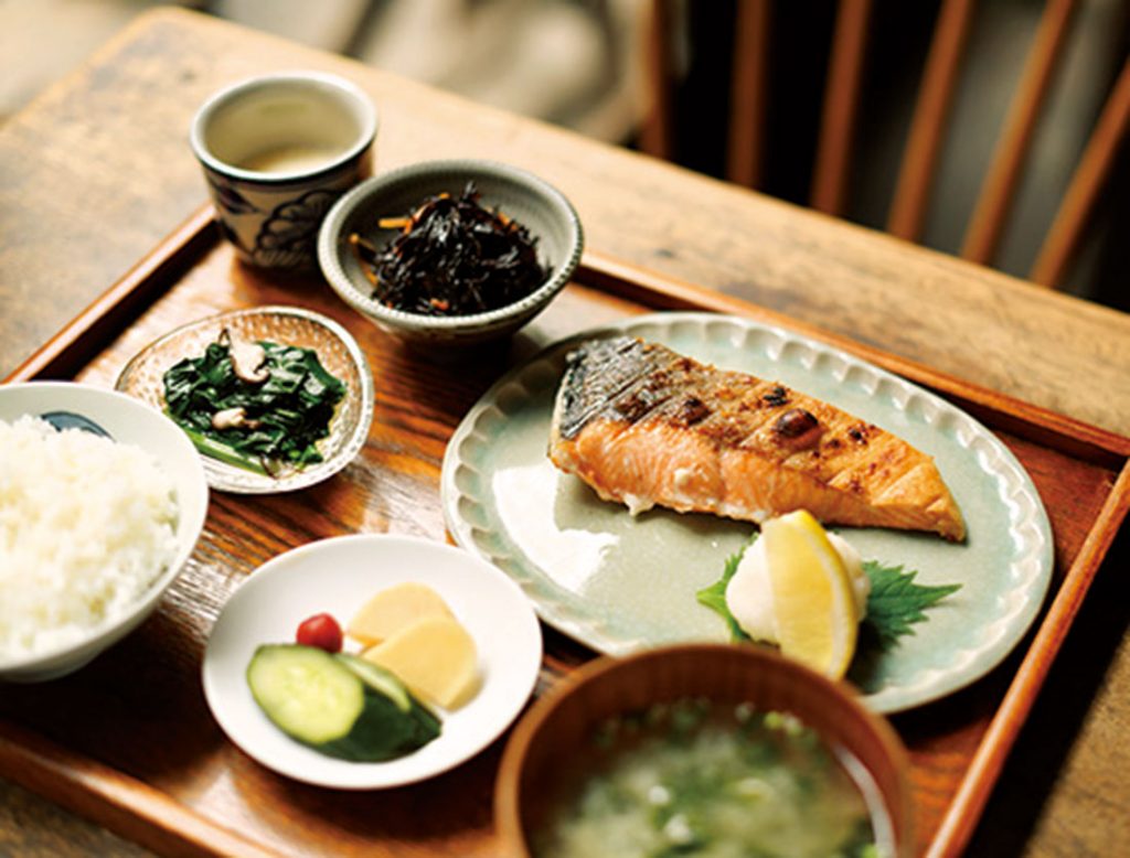 焼き 揚げ 煮込み で味わう魚料理 今 気になる定食屋さんって Food Hanako Tokyo