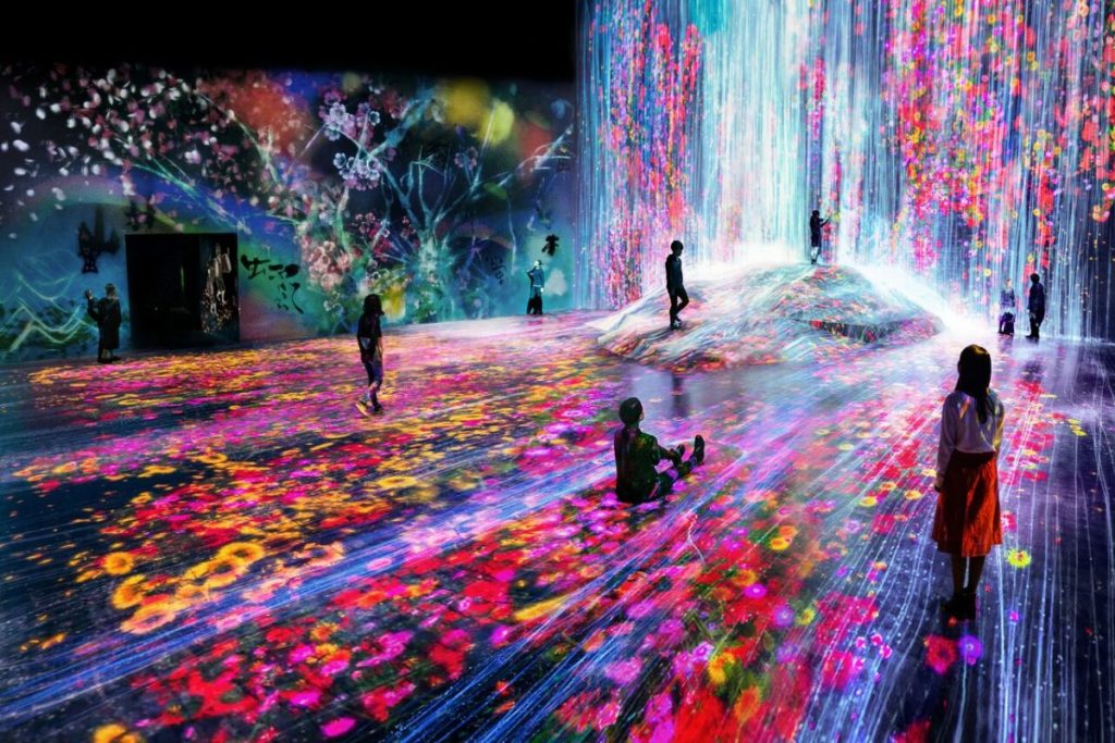 10,000㎡もの空間に、世界初公開を含む約50の作品が展示されている。 Main_Borderlesswaorl_takihana_2_3_high_preview.jpeg