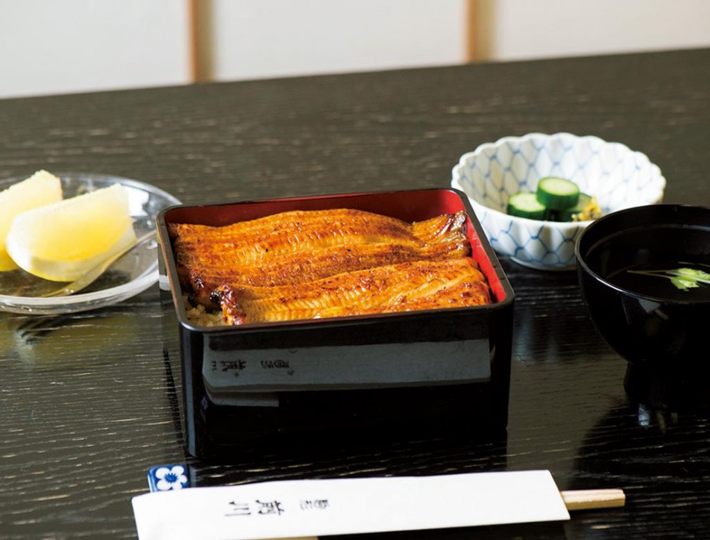「うな重」5,184円(税込)はお新香に吸い物、水菓子が付く。 DMA-170928hn_02421