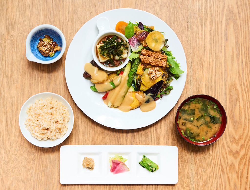 女子力も気分も上がる表参道 野菜たっぷりヘルシーランチが叶うカフェ レストランとは Food Hanako Tokyo