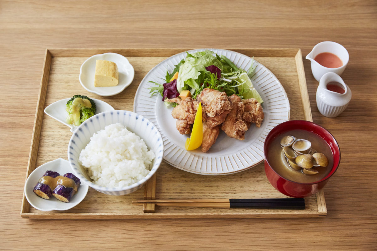 人気の「竜田揚げ定食」340元（約1,240円）