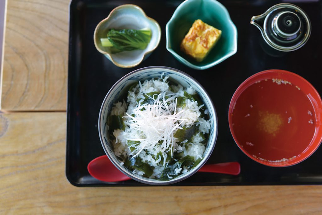 お昼の定食1,300円(税込) ushio_0021_atari