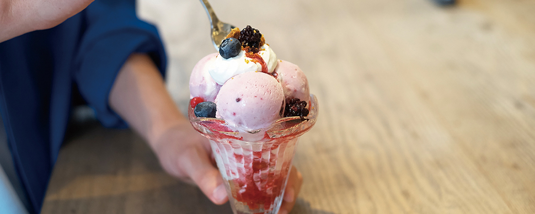 自然派コスメブランド発など。人気ヴィーガンカフェの絶品ヘルシースイーツに注目!