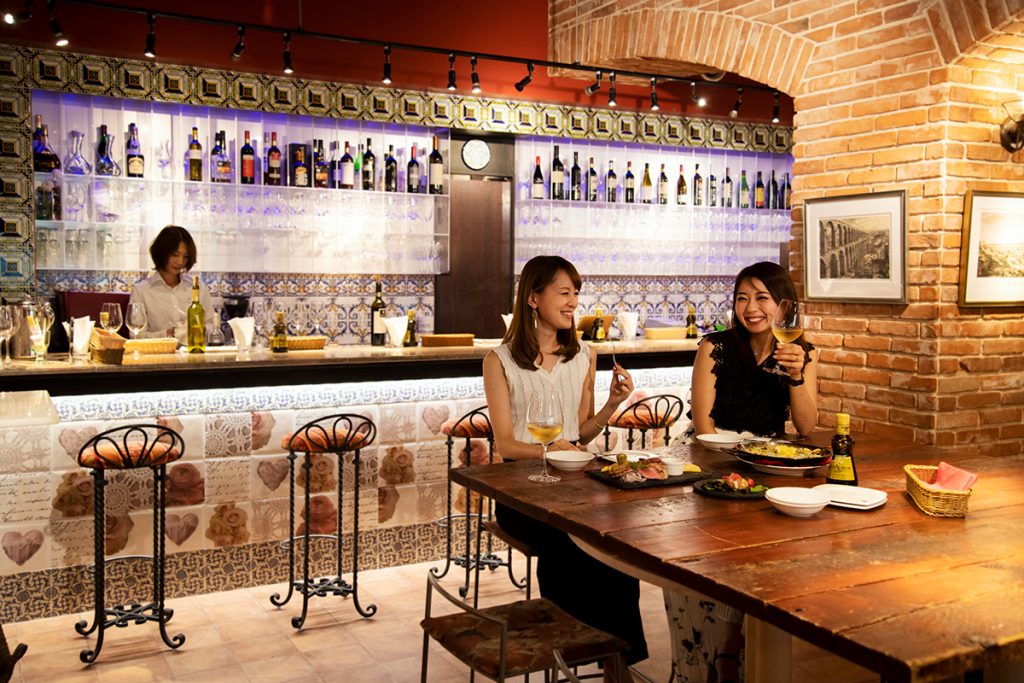 銀座 飲んで食べて買って スペインの食が楽しめるショップ バル Gourmeteria Y Bodega とは Food Hanako Tokyo