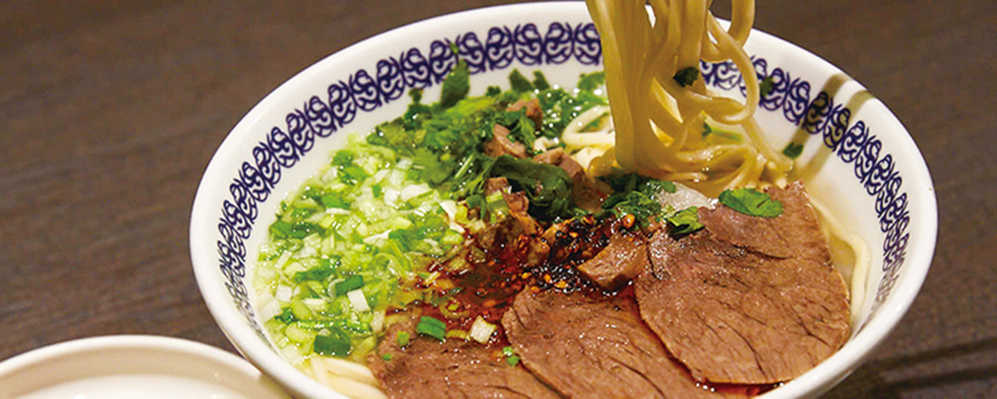 クセになる中国の人気ラーメン「蘭州牛肉面」なら、神保町〈馬子禄 牛肉面〉がおすすめ!