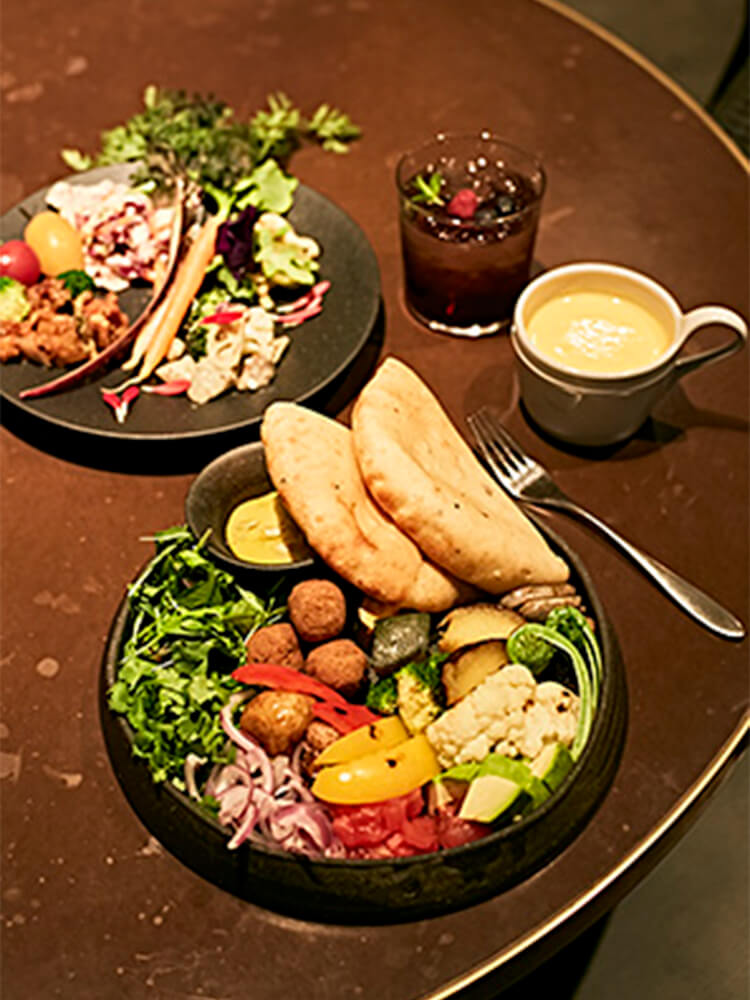 女子力も気分も上がる表参道 野菜たっぷりヘルシーランチが叶うカフェ レストランとは Food Hanako Tokyo