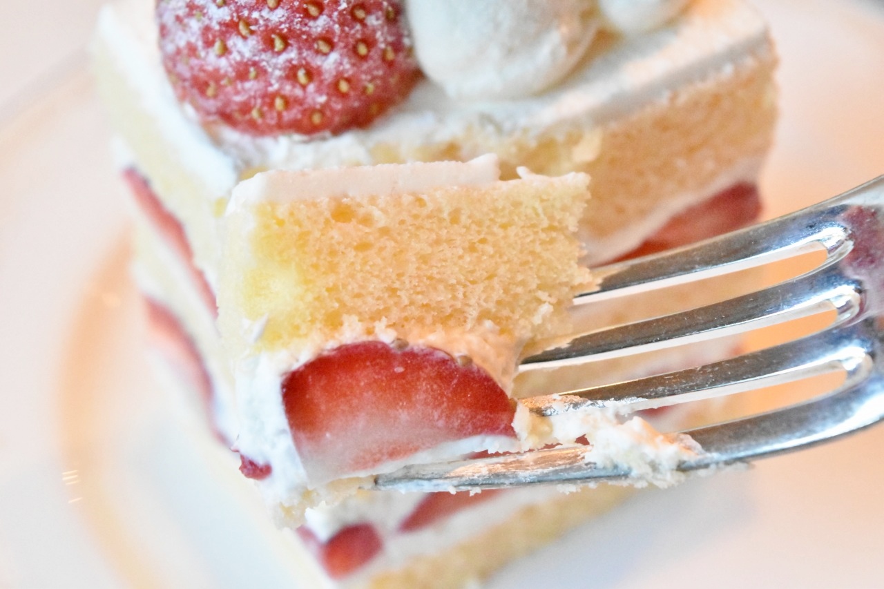 イチゴの酸味がケーキの甘さのバランスが絶妙！！