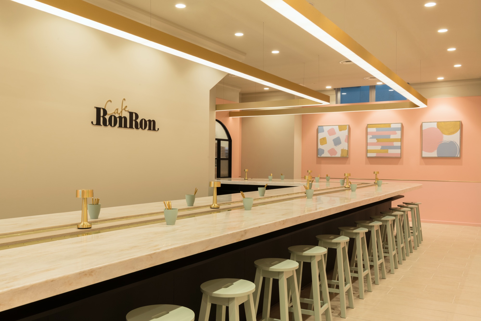 〈MAISON ABLE Cafe Ron Ron〉／原宿