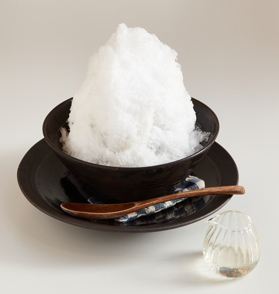 「日本酒うさ氷」980円。うさ氷に日本酒を合わせた冬の新メニュー。