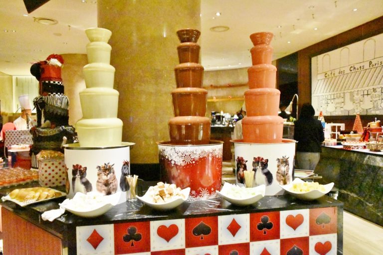 ホワイトチョコ・チョコレート・ストロベリーチョコの3種が味わえる! DSC_0144