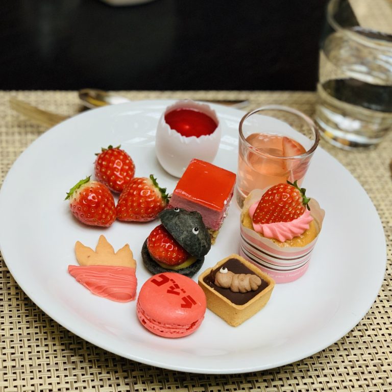 ストリングスホテル東京インターコンチネンタル イチ・ゴジラ ストリングスホテル東京インターコンチネンタル イチ・ゴジラ