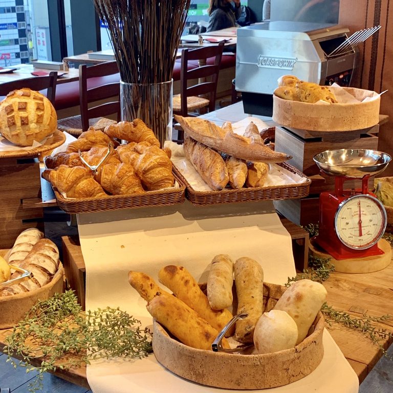 ランチ限定「パンビュッフェ」1,383円〜 渋谷 MAISON KAYSER Table