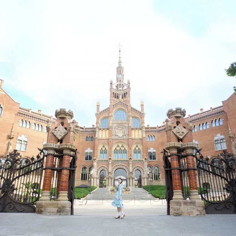 スペイン バルセロナへ 世界一美しい病院 美しさで患者を癒す サン パウ病院 へ 本山順子の迷子のお守り Hanako Tokyo