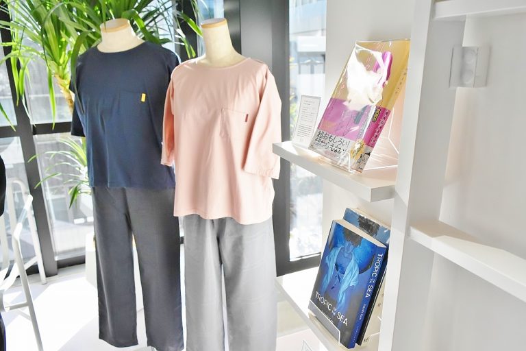 そのまま出掛けられる〈Nells〉とのコラボパジャマも販売。 DSC_0287