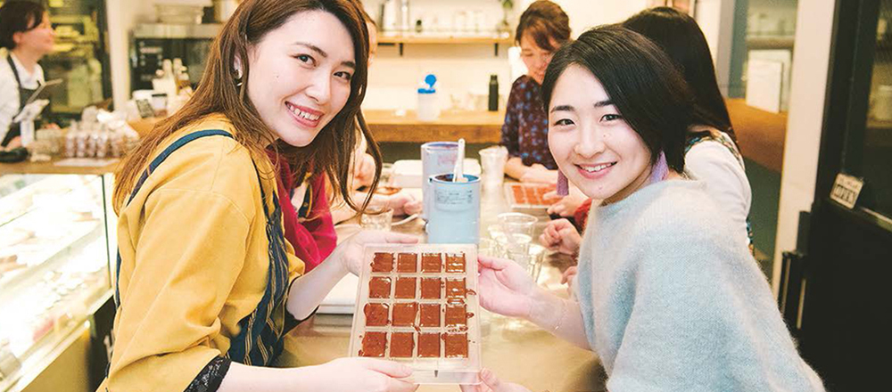 人気チョコレートショップ〈Minimal〉でビーントゥバー作りを体験!
