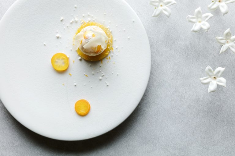DESSERT COURSE「フルール・ド・ショコラ」#1「ジャスミンの香り」 f03c2088dbb1186b41c139b4d5c61ce2