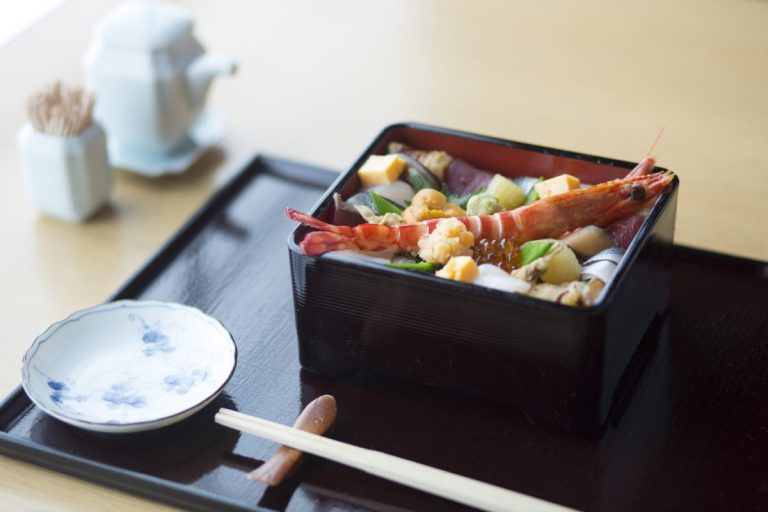 「江戸前ばらちらし」¥2,700(税込) 936156455ad05667bd9de1225297040f-768x512