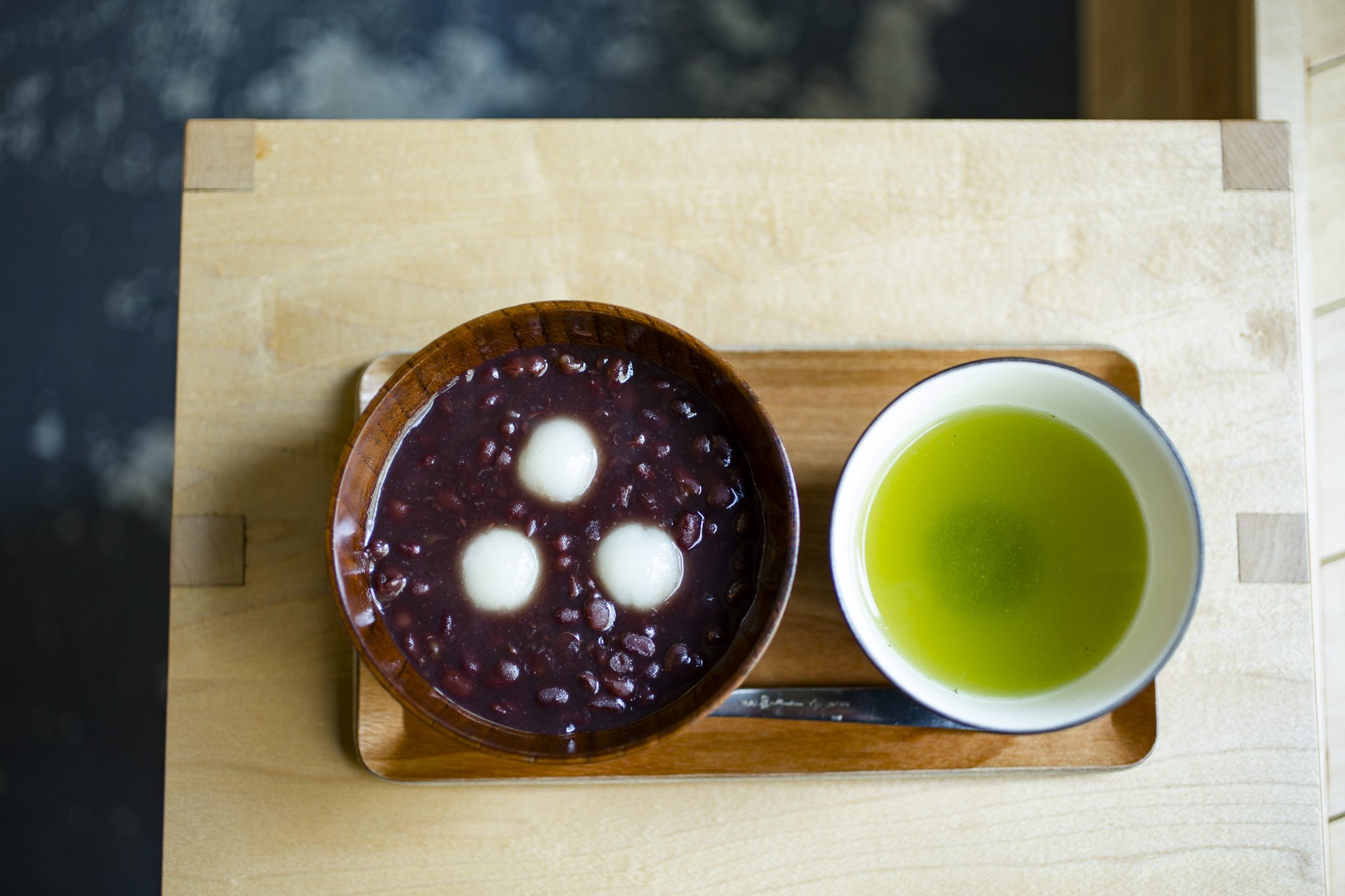 ぜんざいお茶付き750円。お茶は本日の煎茶、玄米茶、ほうじ茶から選べる。