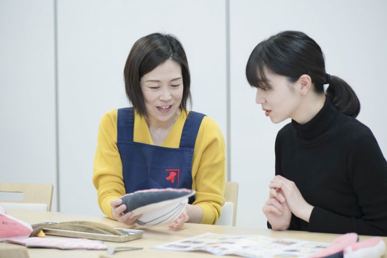 〈にんべん〉の木村絵里子さん。社歴20年、まさに”鰹節のプロ”。 小谷実由