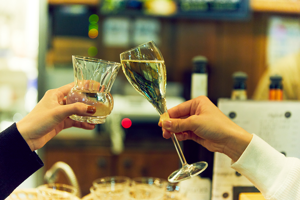 グラスワインも赤白4種からセレクトされ、ワイン派も満足できる品ぞろえ。