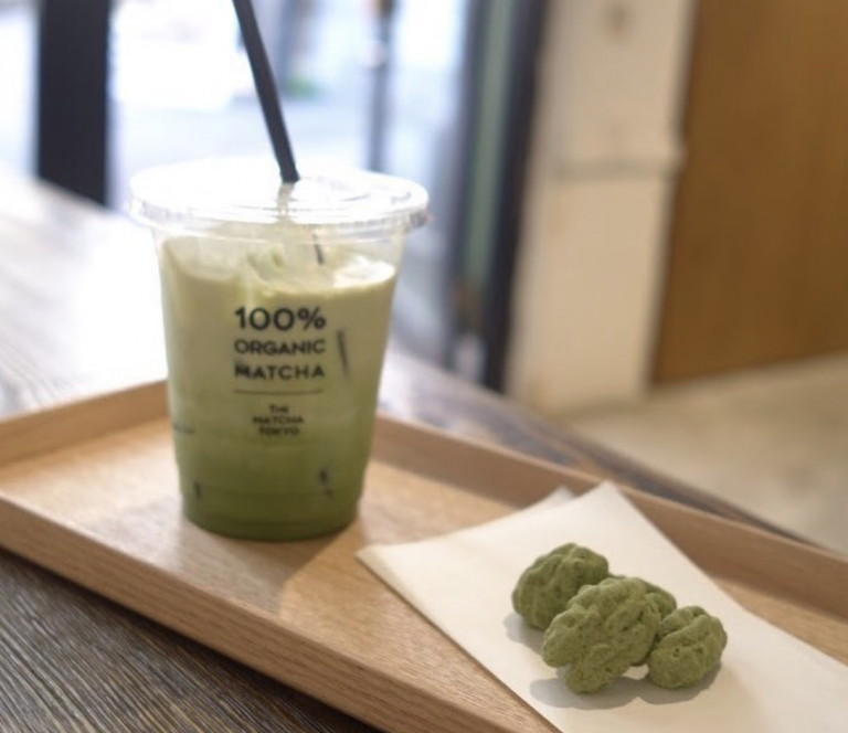 右・「抹茶のピーカンナッツチョコレート」 神宮前 THE MATCHA TOKYO