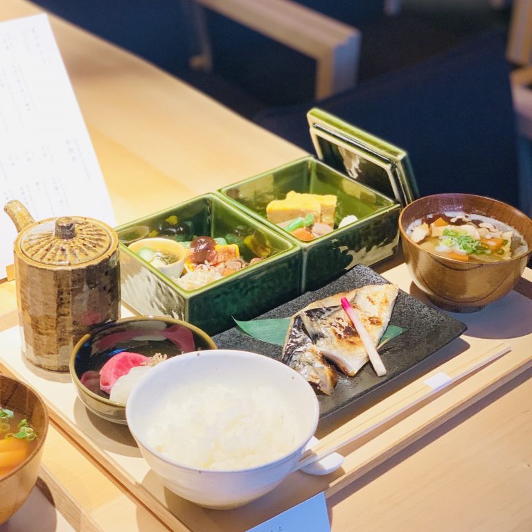 「和朝食」1,800円。 ONSEN RYOKAN 由縁 新宿