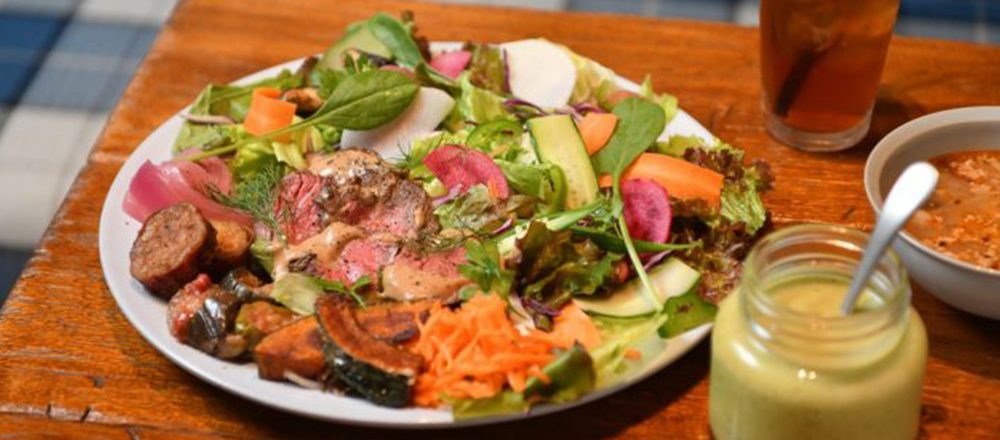 ランチは牛肉でパワーチャージ。ヘルシーな牛肉メニューが楽しめる都内のおいしいレストラン3軒