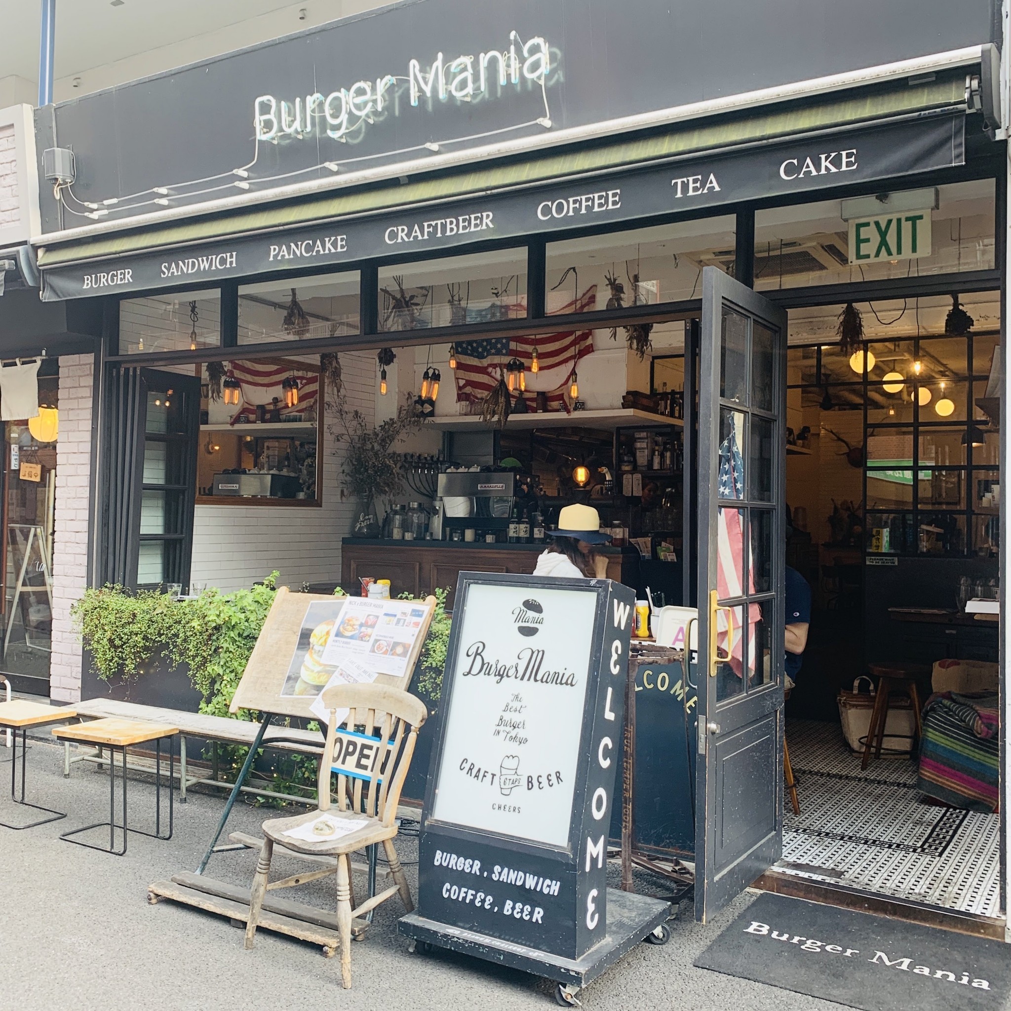 〈Burger Mania〉は恵比寿の他に、広尾と白金にも店舗があり、そちらでも「REIWA Burger」をいただけます。