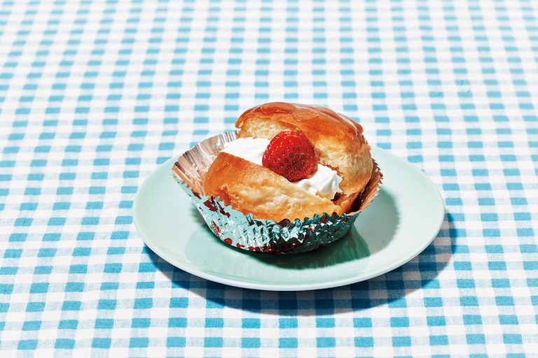 フランス菓子 サバラン が食べれるおしゃれカフェ3選 王道クラシカルから変化球 どれがお好み Food Hanako Tokyo