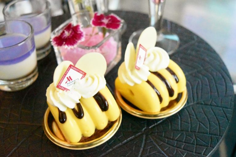お花畑を飛んでいるミツバチをイメージした「ミツバチムース オレンジフラワーの香り」。 DSC_0046