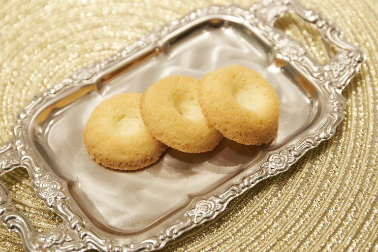 「ビスキュイサヴァラン」（700円）サヴァラン生地が焼き菓子に。米粉を使ったサクサク食感のクッキー。