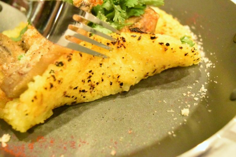 表面はトロトロ、裏側はパリパリ!食感が楽しいパエリア。 DSC_0390