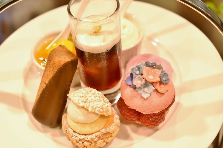 のど越しの良いゼリーやサクサクのクッキーシューなど食感などにもこだわった。 DSC_0470