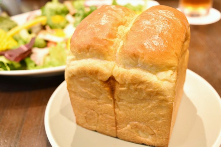 店内でしか食べられない「鎌倉プレミアムブレッド」。 DSC_0500