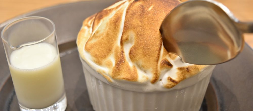 ケーキみたいな焼きかき氷?〈キハチ カフェ〉で「ケーキ感覚 桃のミルク焼きかき氷」を発売!