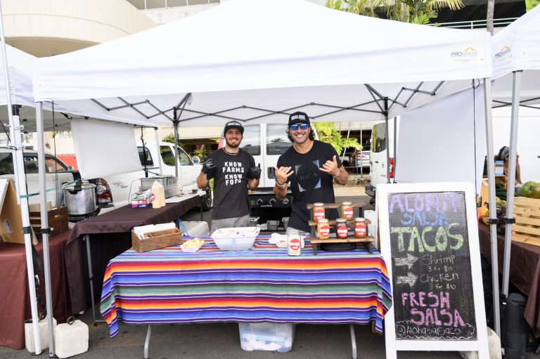 〈Aloha Salsa Co.〉では、フレッシュな自家製サルサとそのサルサを使ったタコスを販売。 20190508_0472