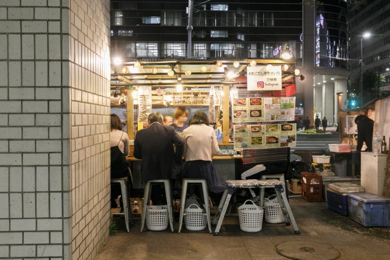 福岡飲みの定番 屋台 が進化中 女子もハシゴしたくなる個性派屋台5選 Magazine Hanako Tokyo